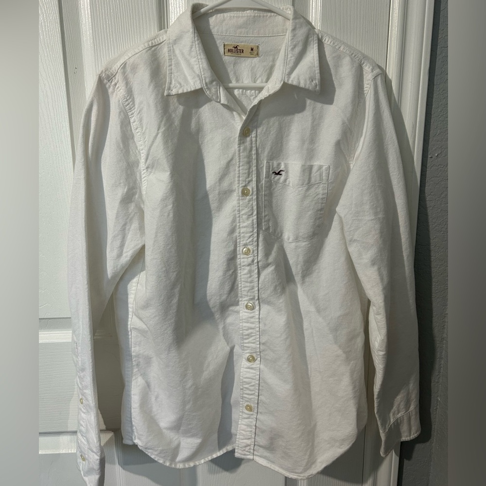 Hollister Men Buttoned down long sleeve shirt, Size Medium